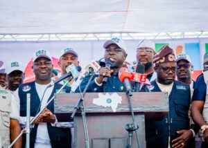 TOMPOLO DONATES 25 VEHICLES, SEEKS VOTES FOR TINUBU IN KOGI